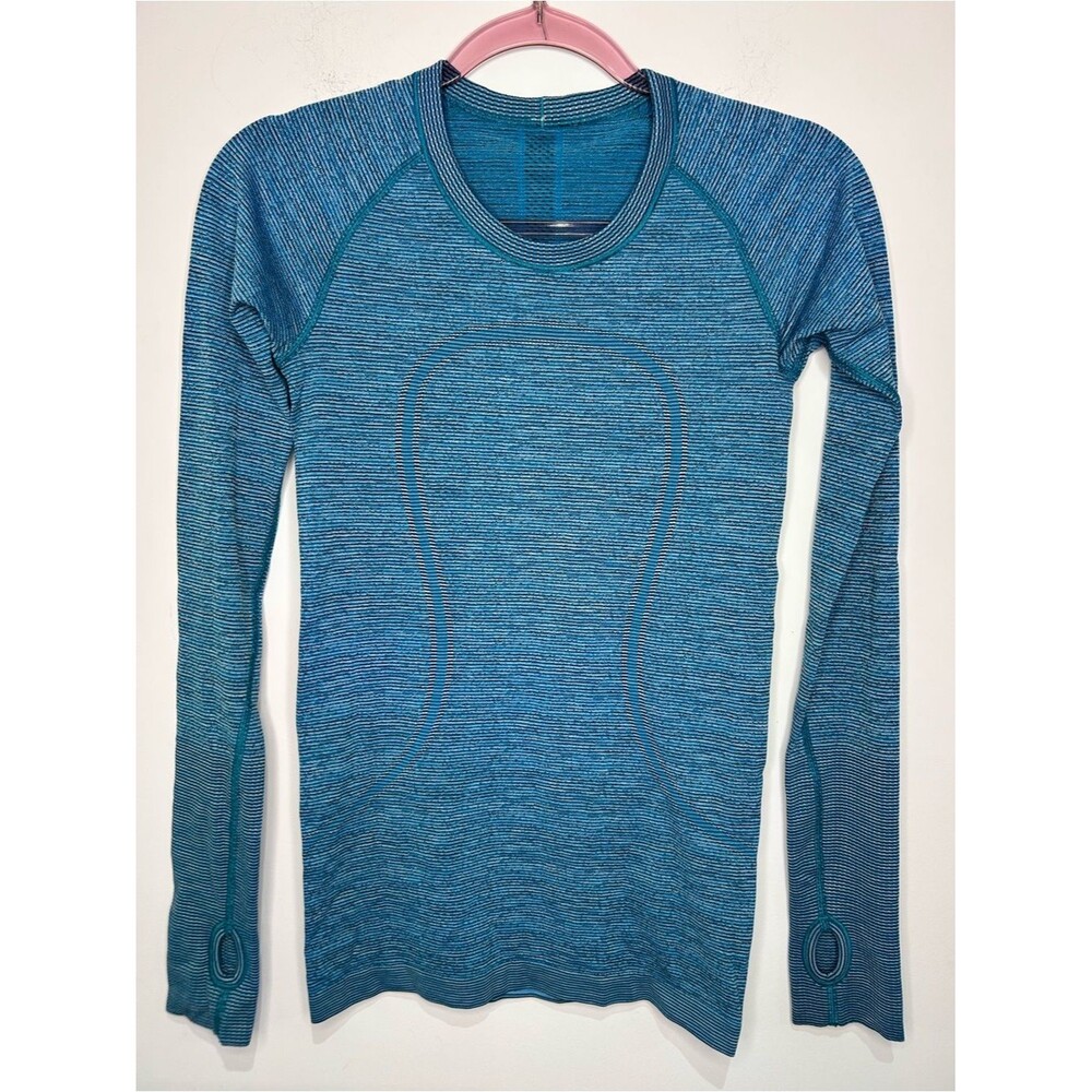 Lululemon Women's Blue Shirt
